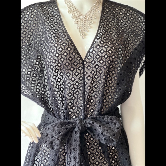 BANANA REPUBLIC Eyelet Dress with Tie Belt - Picture 7 of 10